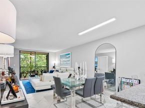 6800 Cypress Rd 513, Plantation FL 33317