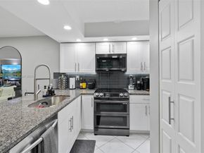 6800 Cypress Rd 513, Plantation FL 33317