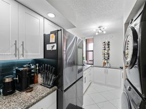 6800 Cypress Rd 513, Plantation FL 33317