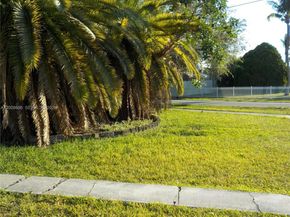 10020 Dominican Dr, Cutler Bay FL 33189