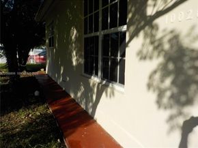 10020 Dominican Dr, Cutler Bay FL 33189