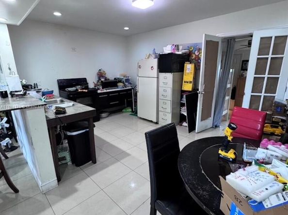 955 SW 75th Ave, Miami FL 33144