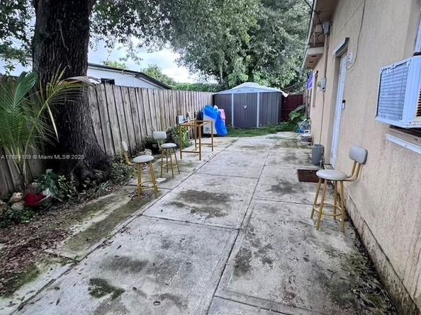 955 SW 75th Ave, Miami FL 33144