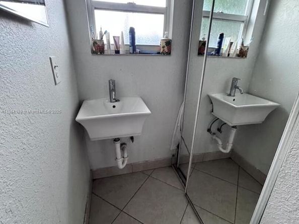 955 SW 75th Ave, Miami FL 33144