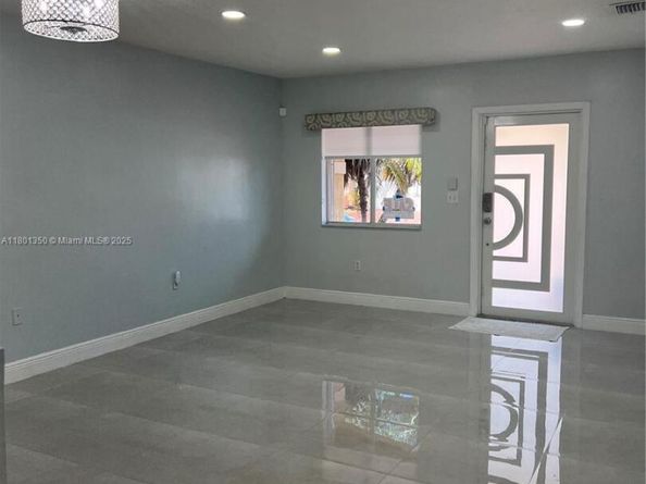 6014 SW 162nd Pl, Miami FL 33193