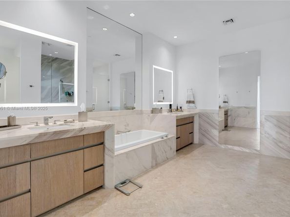 2811 S Bayshore Dr 4A, Miami FL 33133