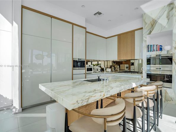 2811 S Bayshore Dr 4A, Miami FL 33133