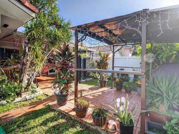 6348 SW 151st Pl, Miami FL 33193