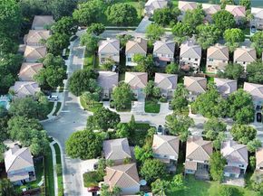 10781 NW 12 Dr, Plantation FL 33322