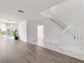10781 NW 12 Dr, Plantation FL 33322