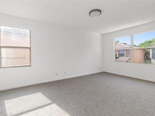 10781 NW 12 Dr, Plantation FL 33322