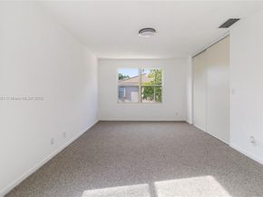 10781 NW 12 Dr, Plantation FL 33322