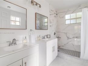 10781 NW 12 Dr, Plantation FL 33322