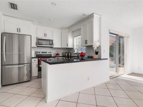 10781 NW 12 Dr, Plantation FL 33322