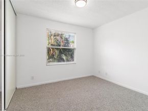 10781 NW 12 Dr, Plantation FL 33322