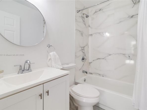 10781 NW 12 Dr, Plantation FL 33322