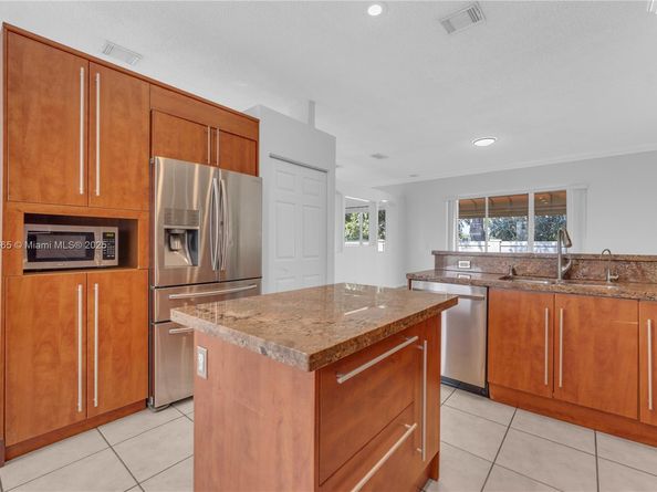 5355 SW 34th Way, Hollywood FL 33312