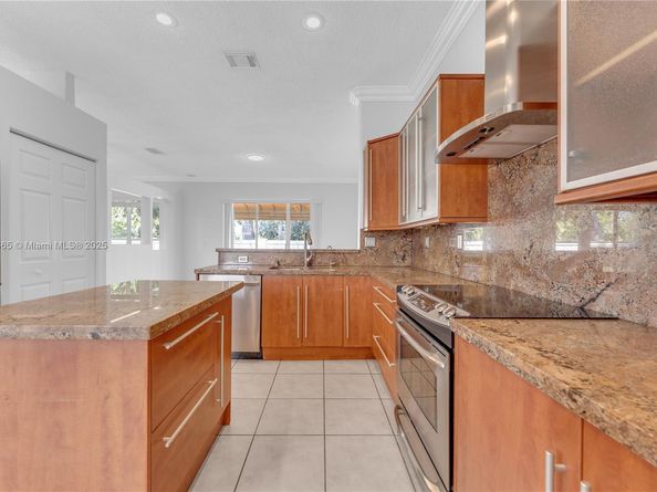 5355 SW 34th Way, Hollywood FL 33312