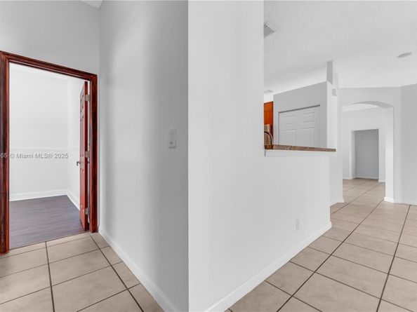 5355 SW 34th Way, Hollywood FL 33312