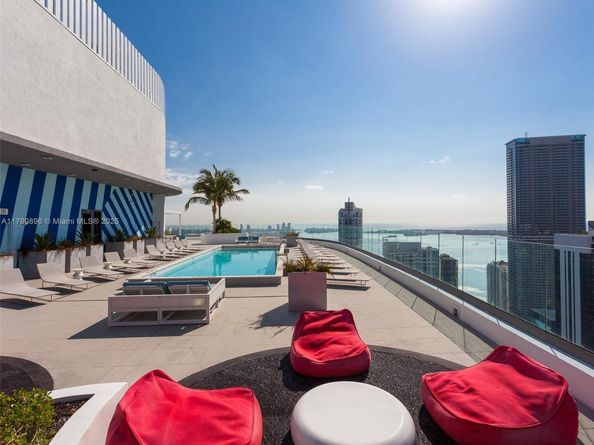 55 SW 9th St PH4501, Miami FL 33130