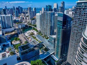 55 SW 9th St PH4501, Miami FL 33130
