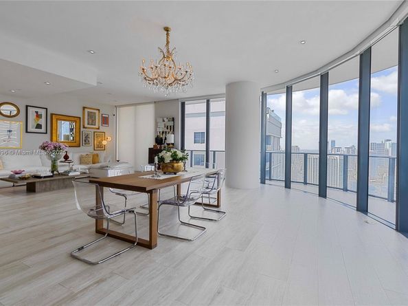 55 SW 9th St PH4501, Miami FL 33130