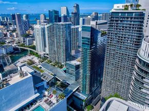 55 SW 9th St PH4501, Miami FL 33130