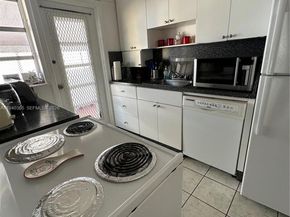 431 NW 32nd Ct, Miami FL 33125