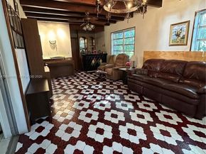 431 NW 32nd Ct, Miami FL 33125