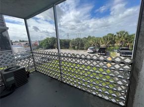 3710 NW 21st St 211, Lauderdale Lakes FL 33311