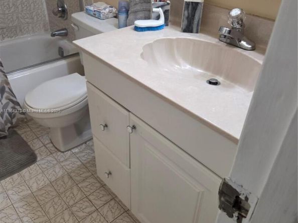 14165 SW 87th St D103, Miami FL 33183