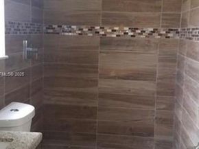 1342 NW 42nd St, Miami FL 33142