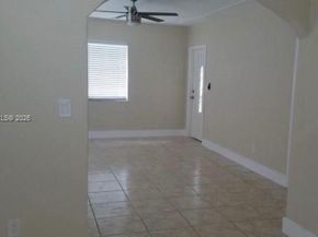 1342 NW 42nd St, Miami FL 33142