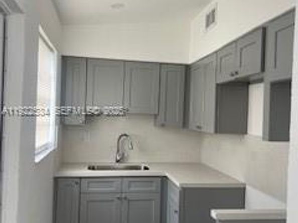 15321 NW Railroad Dr, Miami Gardens FL 33054