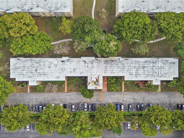 300 Berkley Rd 107, Hollywood FL 33024