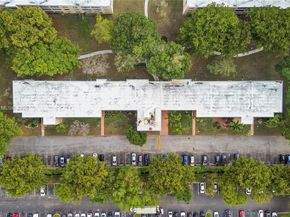 300 Berkley Rd 107, Hollywood FL 33024