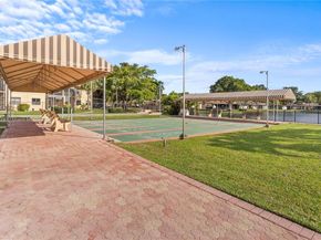 300 Berkley Rd 107, Hollywood FL 33024