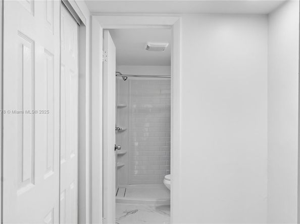 300 Berkley Rd 107, Hollywood FL 33024