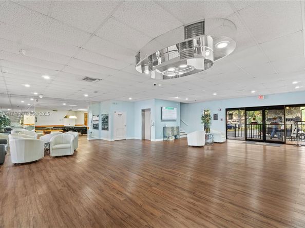 300 Berkley Rd 107, Hollywood FL 33024