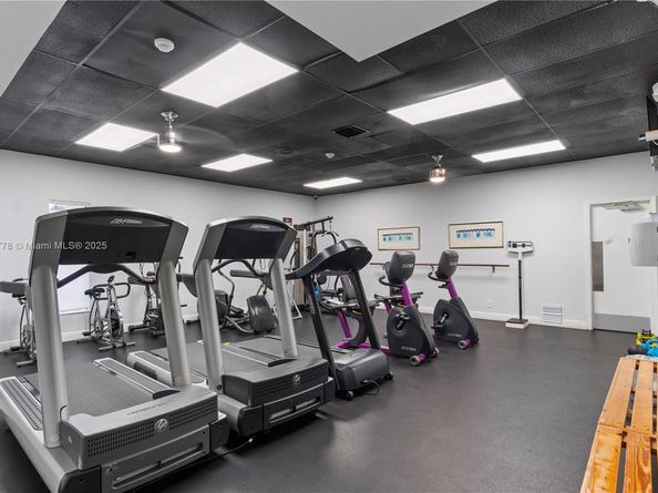 300 Berkley Rd 107, Hollywood FL 33024