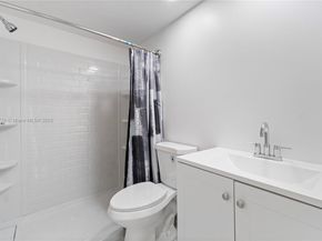300 Berkley Rd 107, Hollywood FL 33024