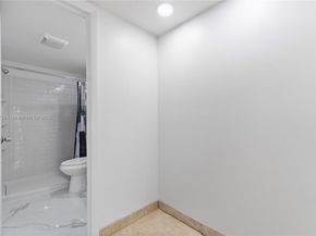 300 Berkley Rd 107, Hollywood FL 33024