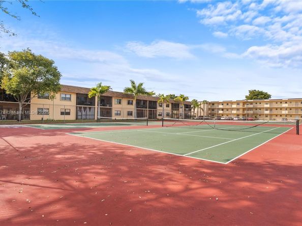 300 Berkley Rd 107, Hollywood FL 33024