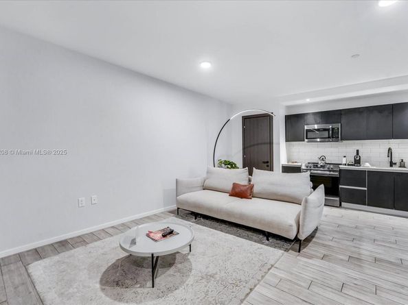 398 NE 5th Street 1515, Miami FL 33132