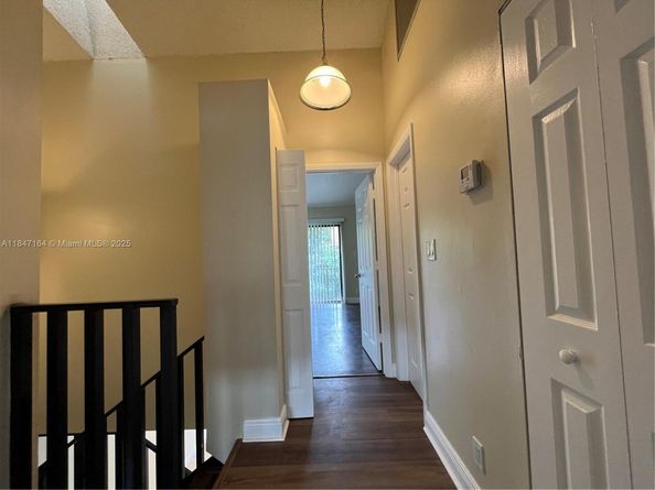 8016 NW 29th St, Sunrise FL 33322
