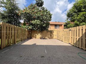 8016 NW 29th St, Sunrise FL 33322