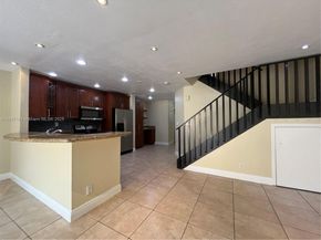 8016 NW 29th St, Sunrise FL 33322