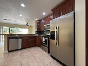 8016 NW 29th St, Sunrise FL 33322