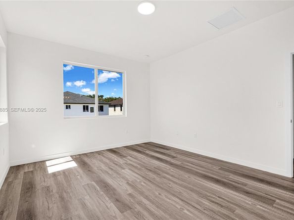 22465 SW 125 ave, Miami FL 33170