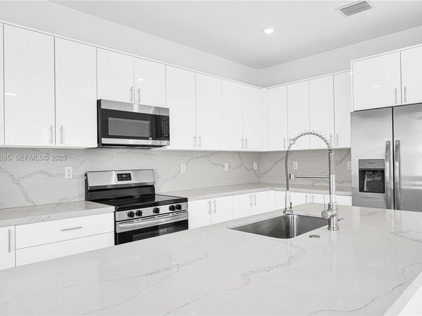 22465 SW 125 ave, Miami FL 33170